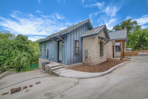 Exterior - Luxurious Guadalupe Riverfront at Horseshoe Falls! 2 beautiful decks, firepit (Canyon Lake)