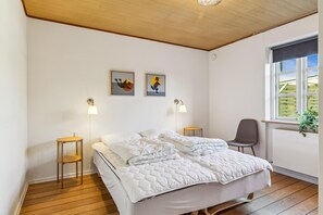 Casa Basic | 2 camere, con arredamento individuale, ferro/asse da stiro