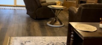 Cozy 2-bedroom waterfront cabin with AC and WiFi in pleasant Barryton