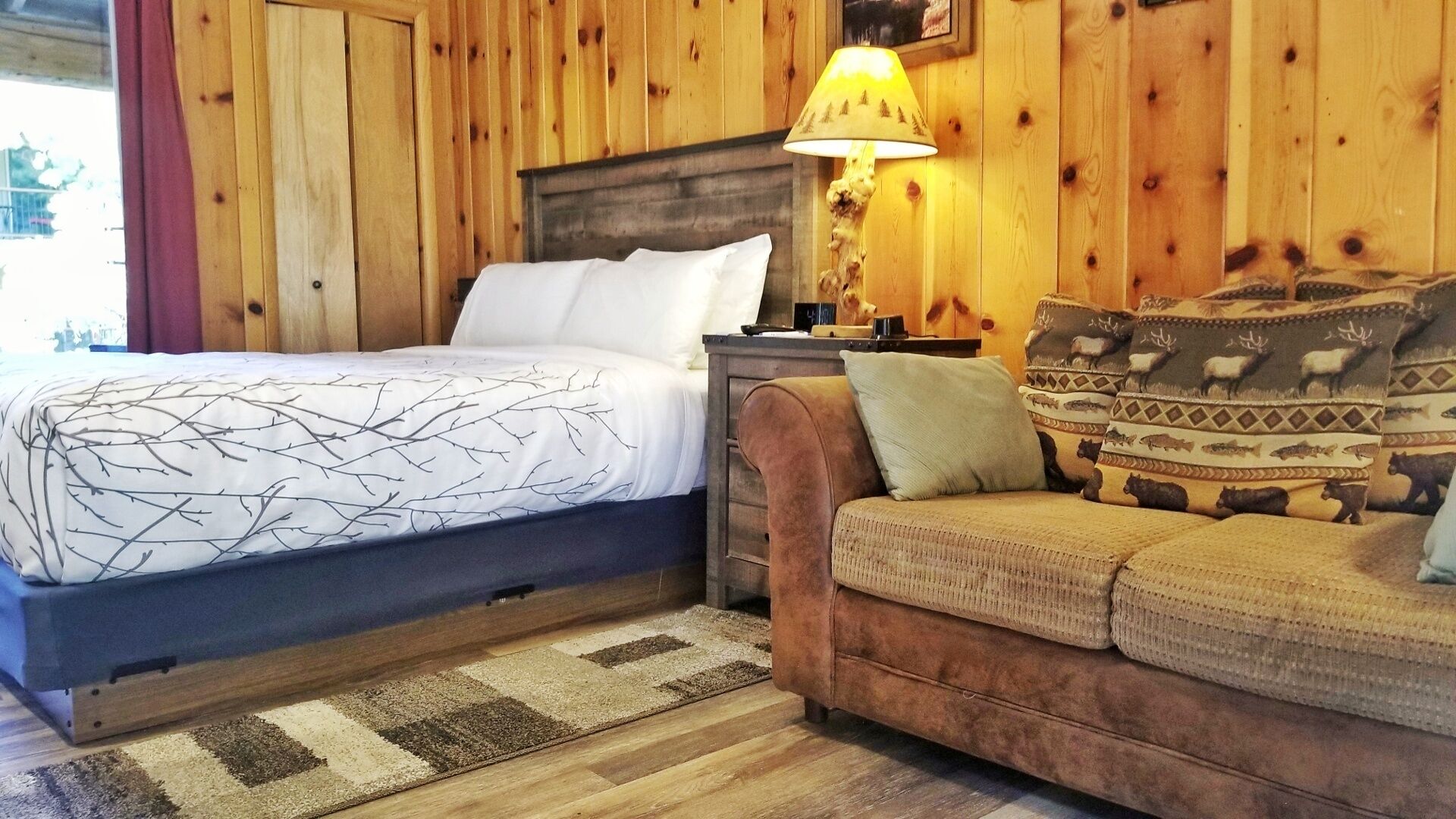 Come Stay At The Rustic River Lodge For Unbelievable Views! - Estes Park, CO