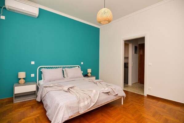 1 bedroom, desk, iron/ironing board, WiFi