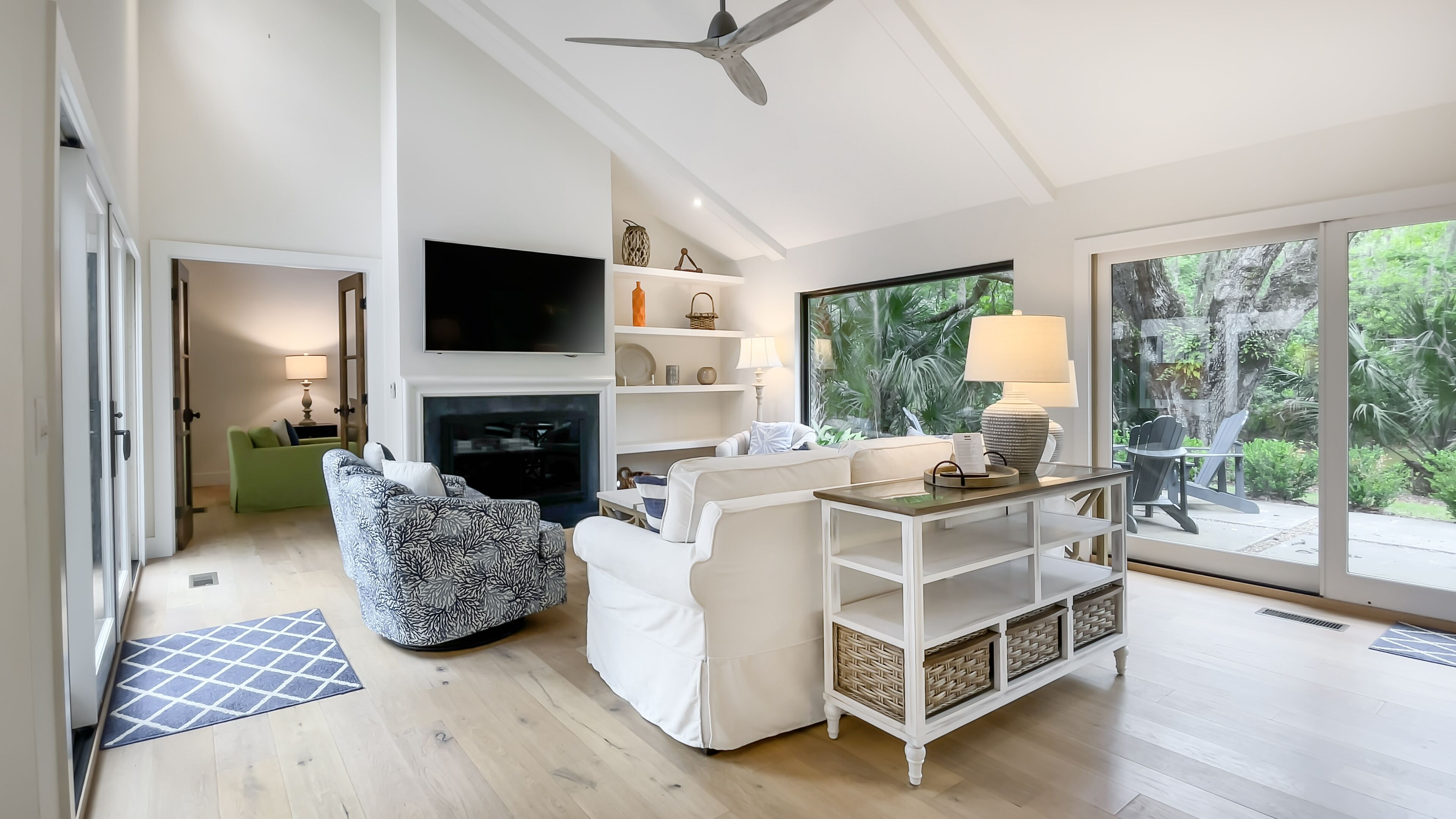 Stunning PET FRIENDLY 3-Bed Home w/ Hot Tub amid lush lagoon views
