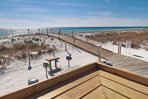 Property grounds - 1 bedroom Studio Steps from the Pool (Destin)