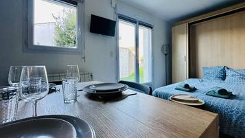 Fer et planche Ă repasser, Wi-Fi gratuit, draps fournis