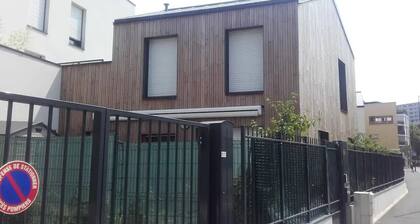 BON VIVRE A SAINT DENIS (La Basilique, Stade de France & Centre Nautique)