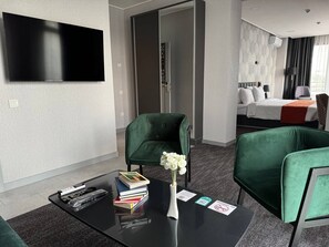 Minibar, in-room safe, individually furnished, blackout curtains - Nuovo Boutique Hotel (Tashkent)