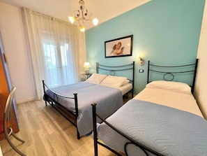 1 bedroom - Colourful flat with a balcony (Porto Santa Margherita)