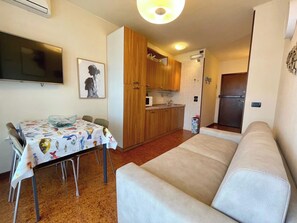 TV - Studio with shared pool-Beahost (Porto Santa Margherita)