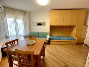 Dining - Functional studio by the beach-Beahost (Porto Santa Margherita)