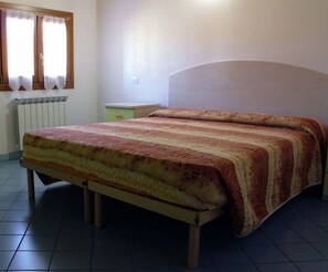 3 bedrooms, internet, bed sheets