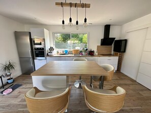 Private kitchen - Villa Familiale au Calme Pour les Amoureux de la Nature (Murviel-lès-Montpellier)