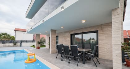 Luxury villa Marko, family-friendly and pet-friendly modern villa near sea.