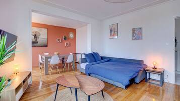 3 chambres, bureau, fer et planche Ă repasser, lit parapluie