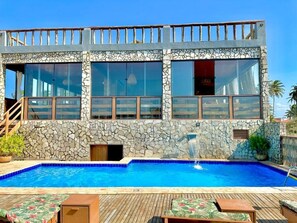 Outdoor pool, open 9:00 AM to 7:00 PM, sun loungers - Pousada Bella Mar Preá (Cruz)