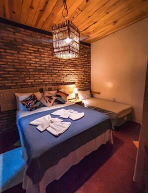 In-room safe, free WiFi, bed sheets