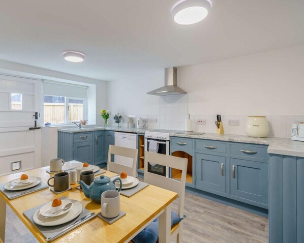 Køleskab, mikrobølgeovn, ovn, opvaskemaskine