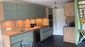 Microwave, oven, stovetop, dishwasher