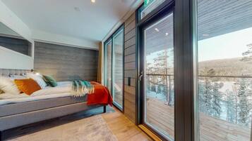 1 bedroom, premium bedding, blackout curtains, free WiFi