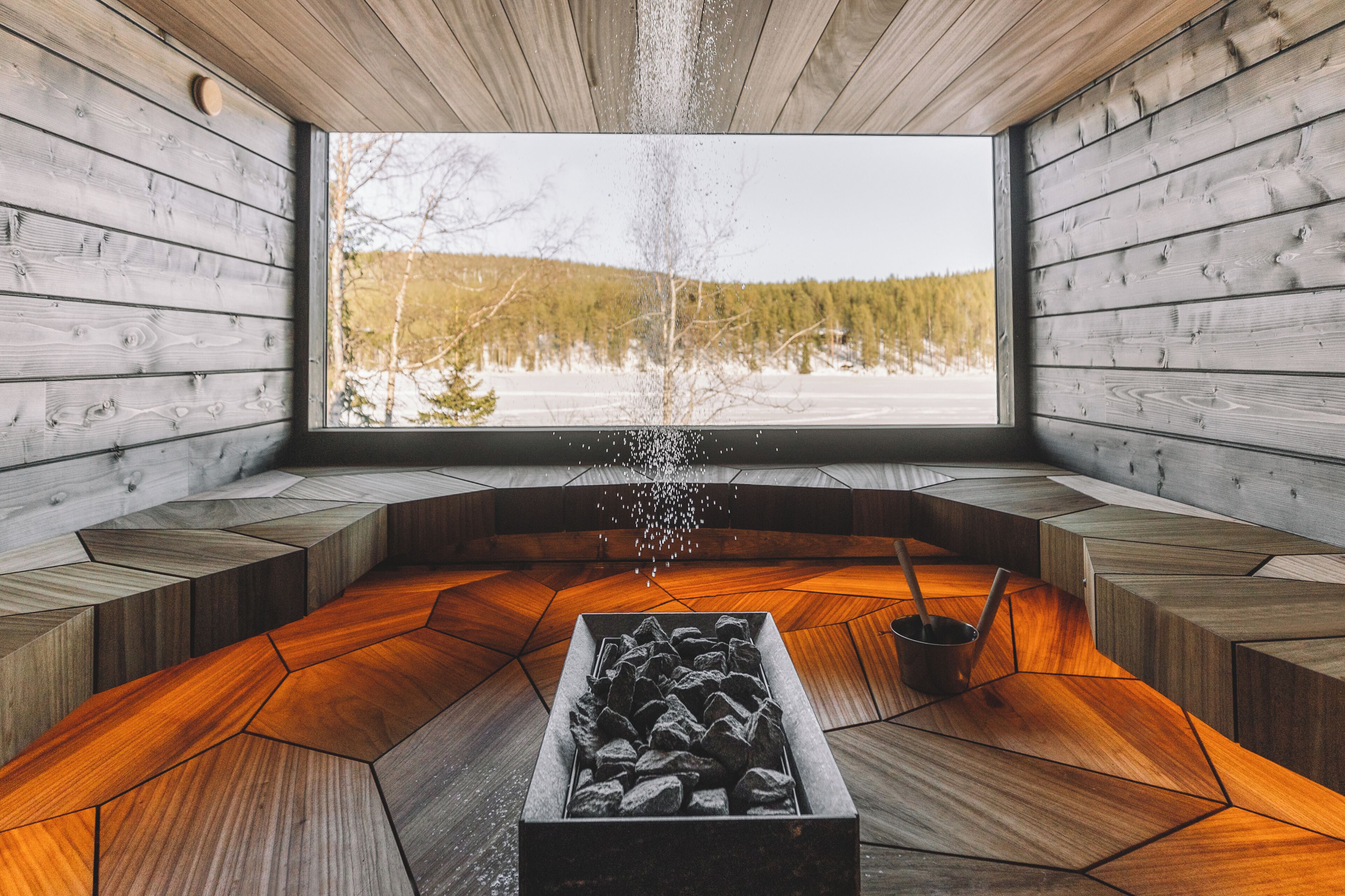 Sauna, hot tub