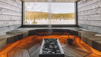 Sauna, hot tub