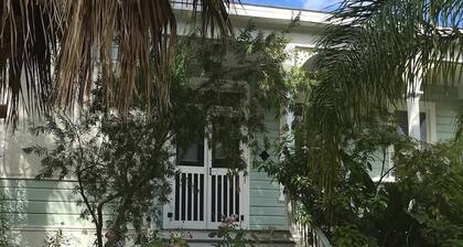 Olivette - 1886 Cottage - Pet Friendly with Pool