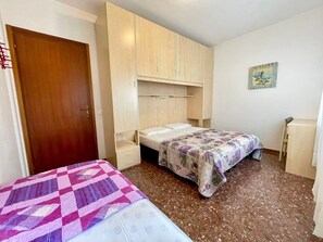 2 bedrooms