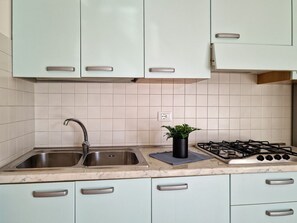Fridge, microwave, stovetop, high chair - Lovely and cozy beachside flat-Beahost (Bibione)
