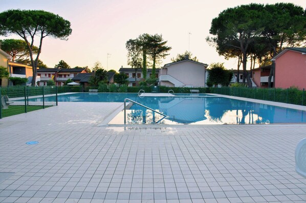 Pool - Cozy flat with garden-Beahost Rentals (Bibione)