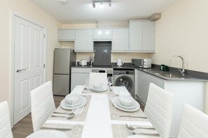 Private kitchen - Modern 2bedroom Flat Freeparking (Reading)