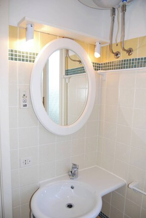 Shower - One-bedroom flat with balcony and AC (Bibione)