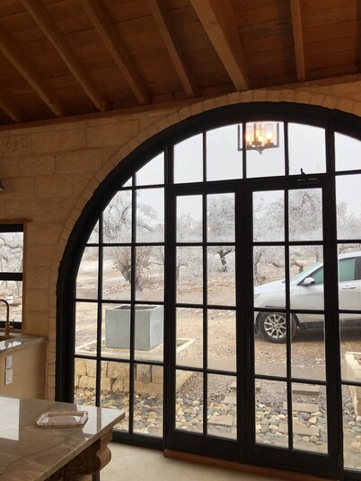 Italian 1BR Villa settled in Wine Country Fredericksburg