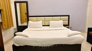 Deluxe Double Room | Free WiFi, bed sheets