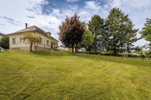 Children’s area - Gourdonette a love house with a huge garden (Gourdon)