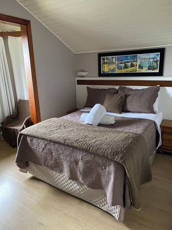 Minibar, free WiFi, bed sheets - Pousada dos Pássaros (Gramado)