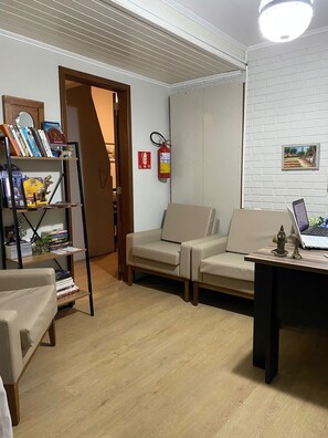 Reception - Pousada dos Pássaros (Gramado)