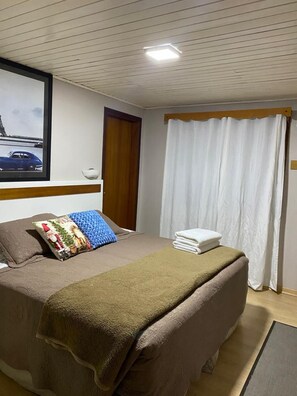 Minibar, wifi gratis y ropa de cama 