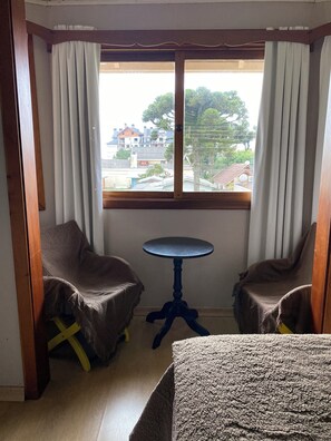 Standard Room | Minibar, free WiFi, bed sheets - Pousada dos Pássaros (Gramado)