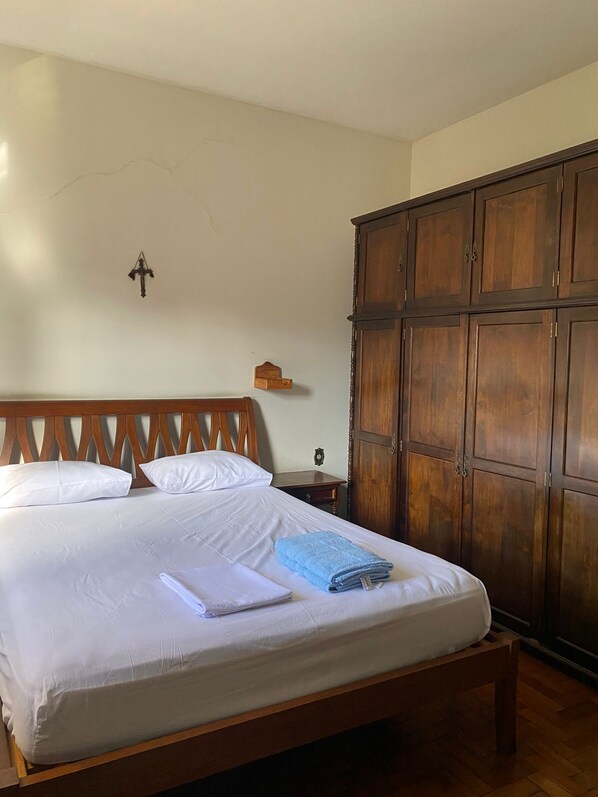 3 bedrooms, WiFi, bed sheets