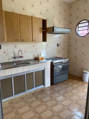 Microwave, stovetop, electric kettle, blender