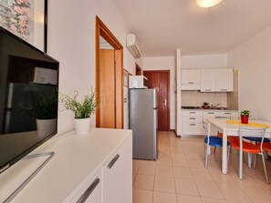 Dining - One bedroom flat in a residence with pool (Bibione)