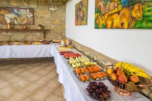 Free daily buffet breakfast  - Pousada Berço da Liberdade (Tiradentes)
