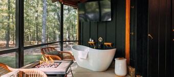 Only 10 minutes from I75 and the Ga National Fairgrounds in Perry