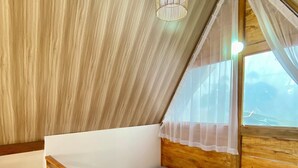 Family Cabin | Down comforters - Martos villa dieng (Kejajar)