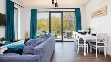 Apartment, 2 Bedrooms, Sauna, Beachside | Living area