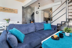 Apartment, 2 Bedrooms, Sauna, Beachside | Living room