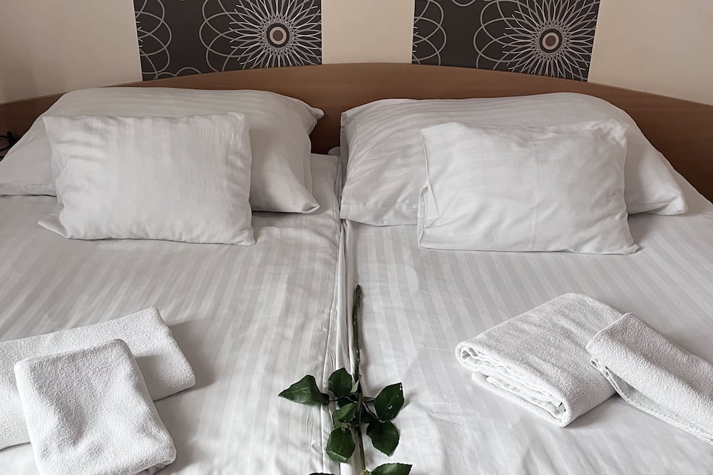 Hotel Rose City