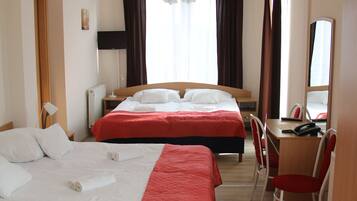 Standard Quadruple Room | Desk, free WiFi, bed sheets