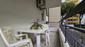 Outdoor dining - Cozy flat 80 metres from the beach - Beahost (Bibione)