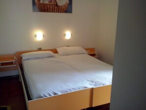 3 camere
