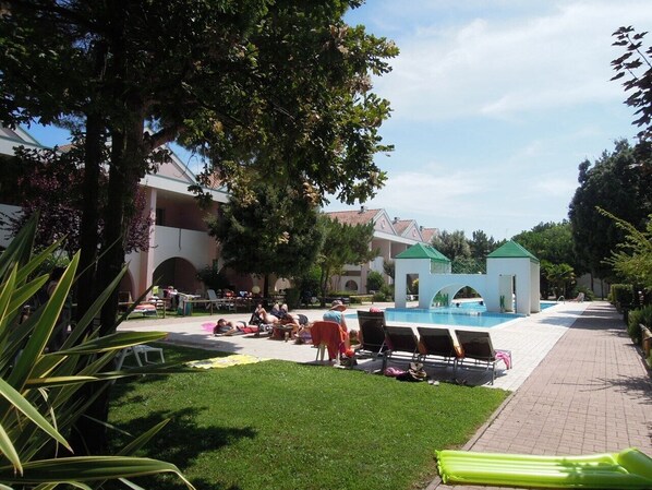 Pool - Relaxing apartment with garden and pool (Bibione)